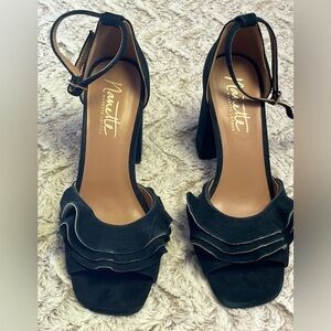 Nanette Lenore Black Suede Heels
Size 10